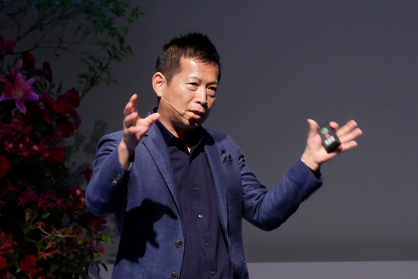 「建設的対立」が不可欠な時代だと語る山本
