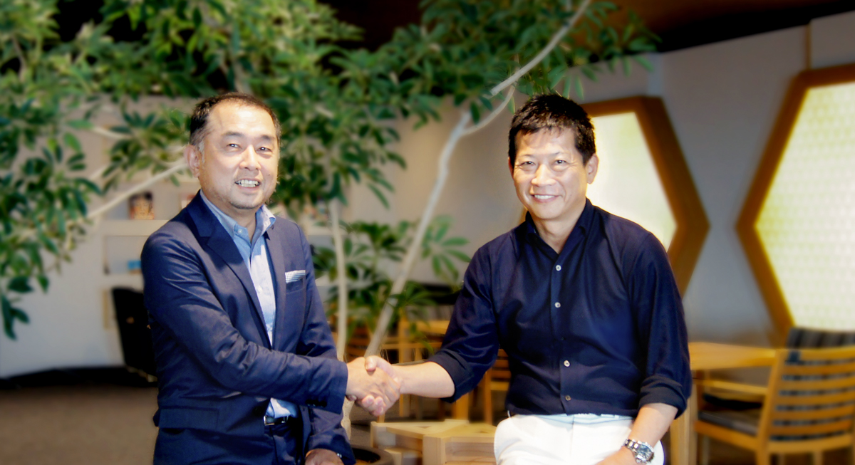 新たにExecutive Adviserに就任した岡田氏（写真左）とドリーム・アーツ 代表取締役社長 山本（写真右）